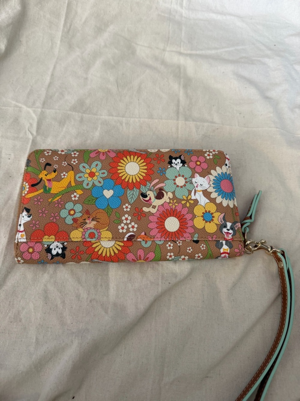 Dooney & Bourke Disney Pets Wallet Wristlet - Picture 3 of 6